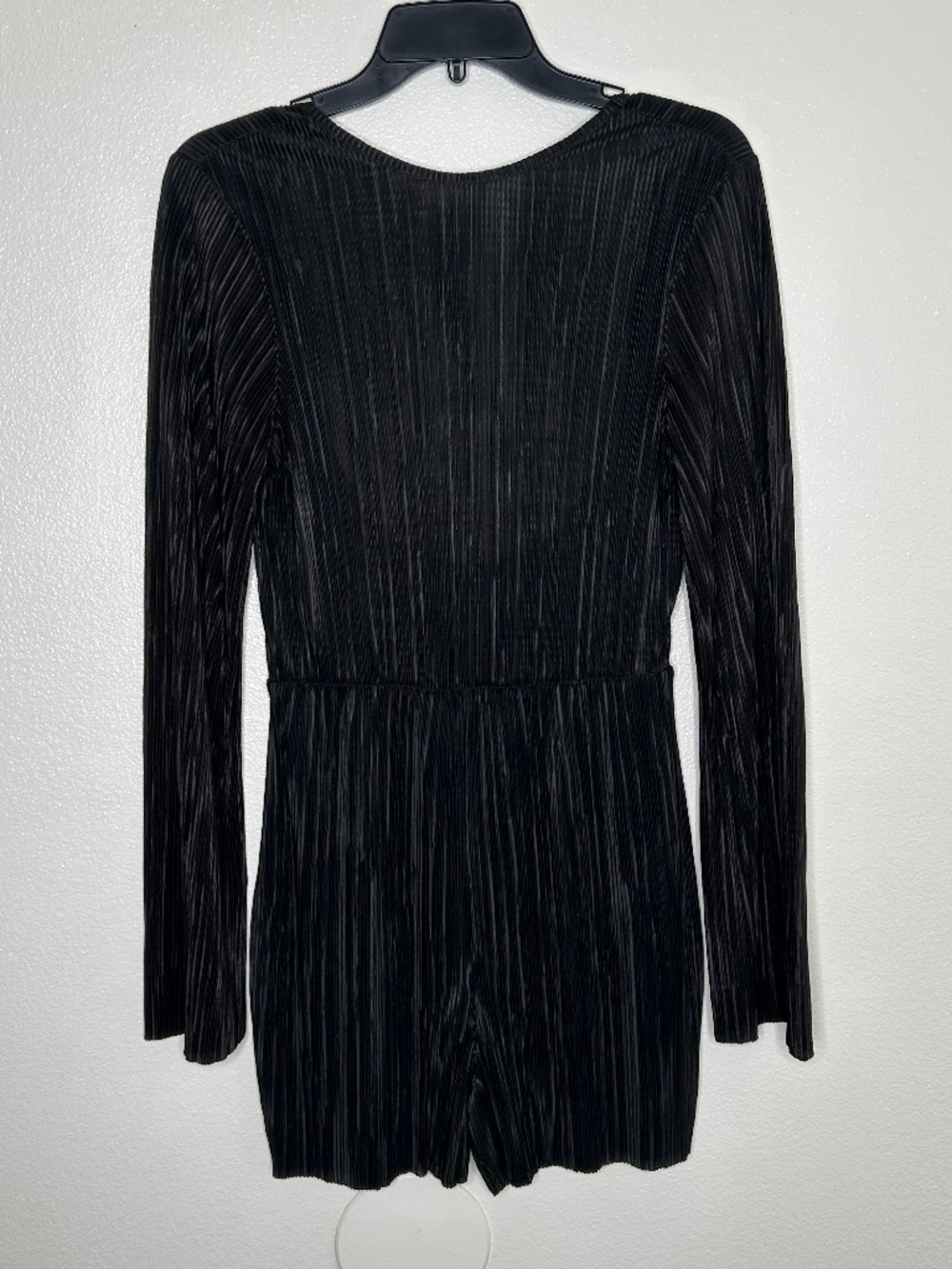 Pretty Little Thing Womens Black Crinkle Open Back Romper Flared Sleeve Size 6